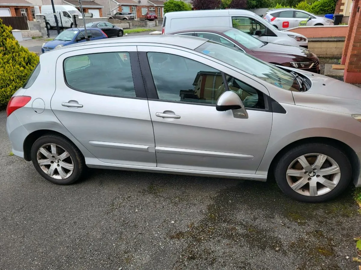 Car - Image 1