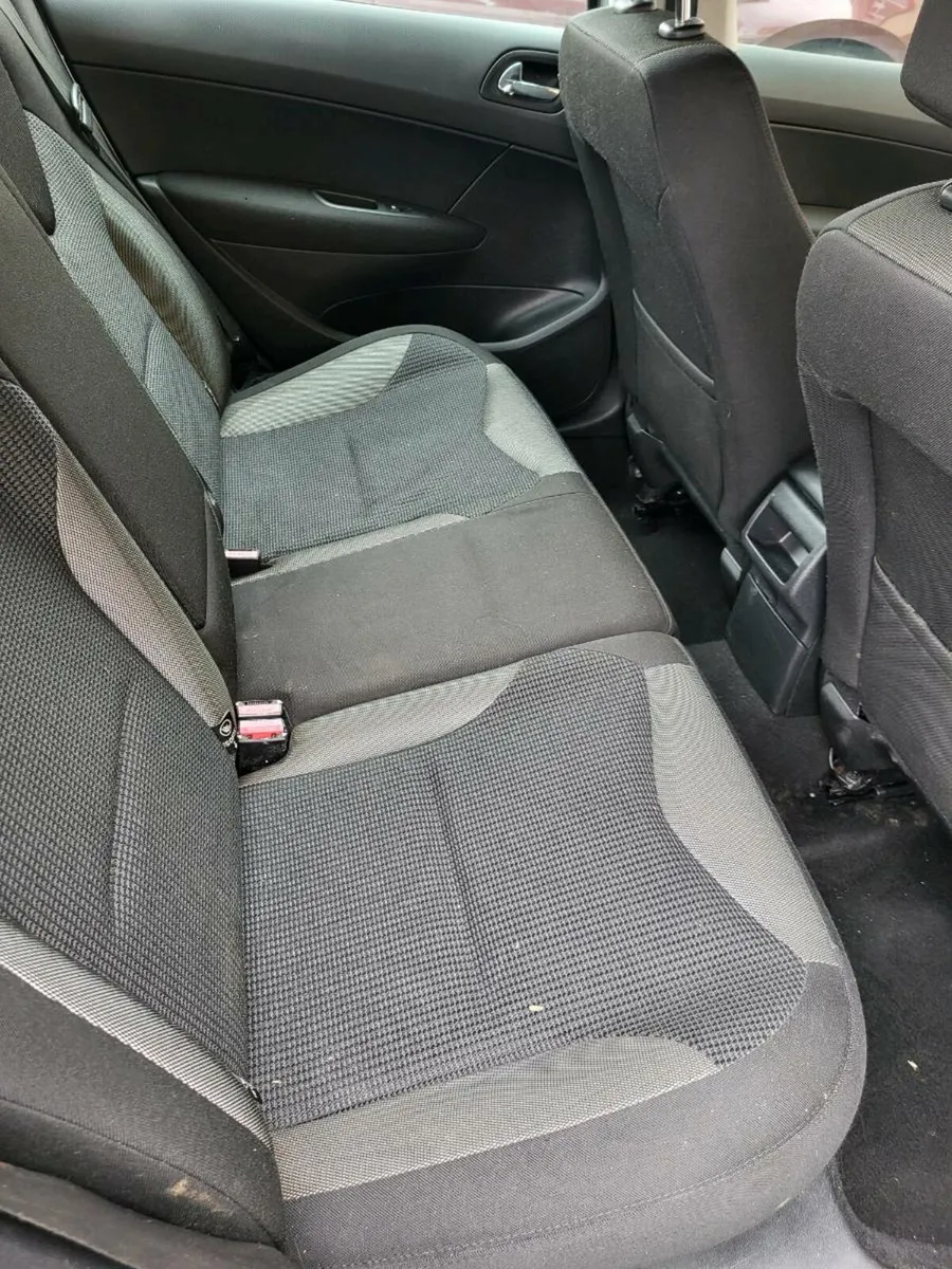 Car - Image 2