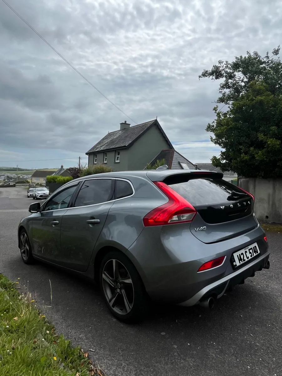 Volvo V40 1.6 R-Design Nav D2 (115) - Image 2