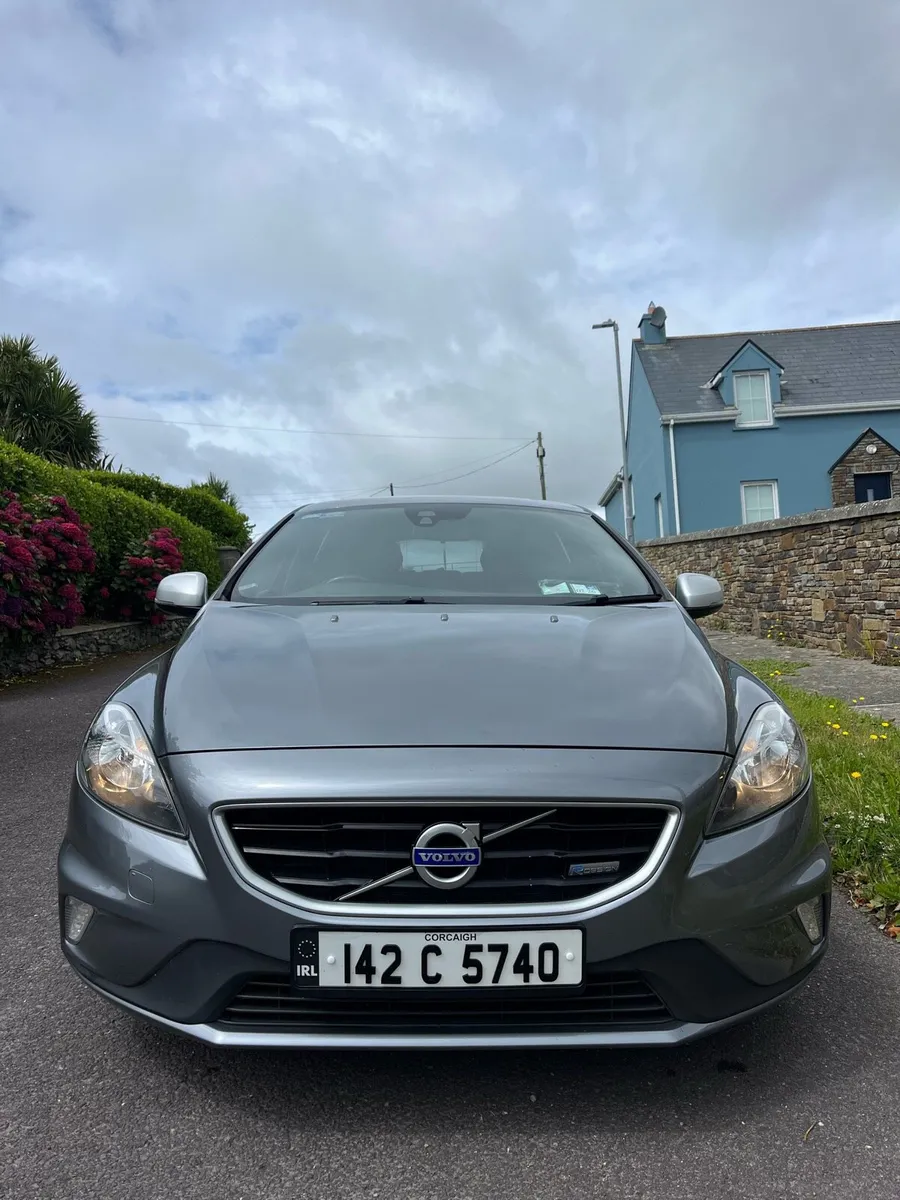 Volvo V40 1.6 R-Design Nav D2 (115) - Image 4