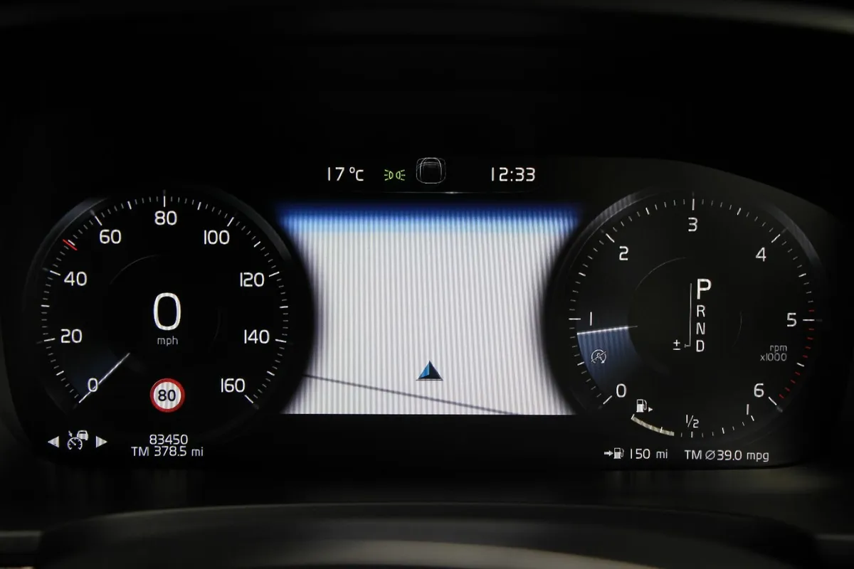 V90 D5 235 Bhp R-Design Auto AWD * Volvo History - Image 3