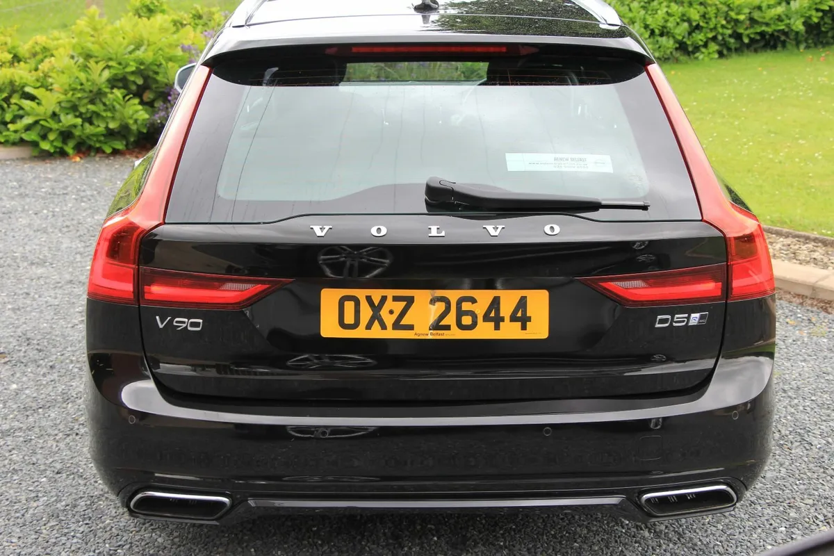 V90 D5 235 Bhp R-Design Auto AWD * Volvo History - Image 4