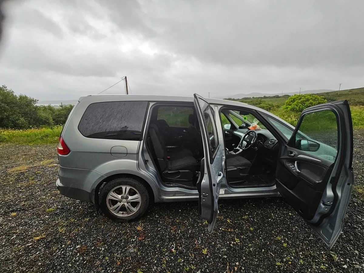 Ford Galaxy 2009 - Image 2