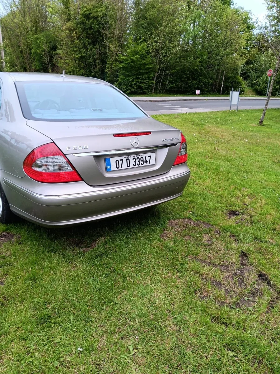 Mercedes-Benz E-Class 2007 - Image 3