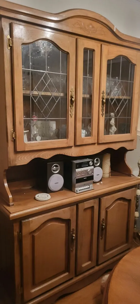 Cabinet - Image 1