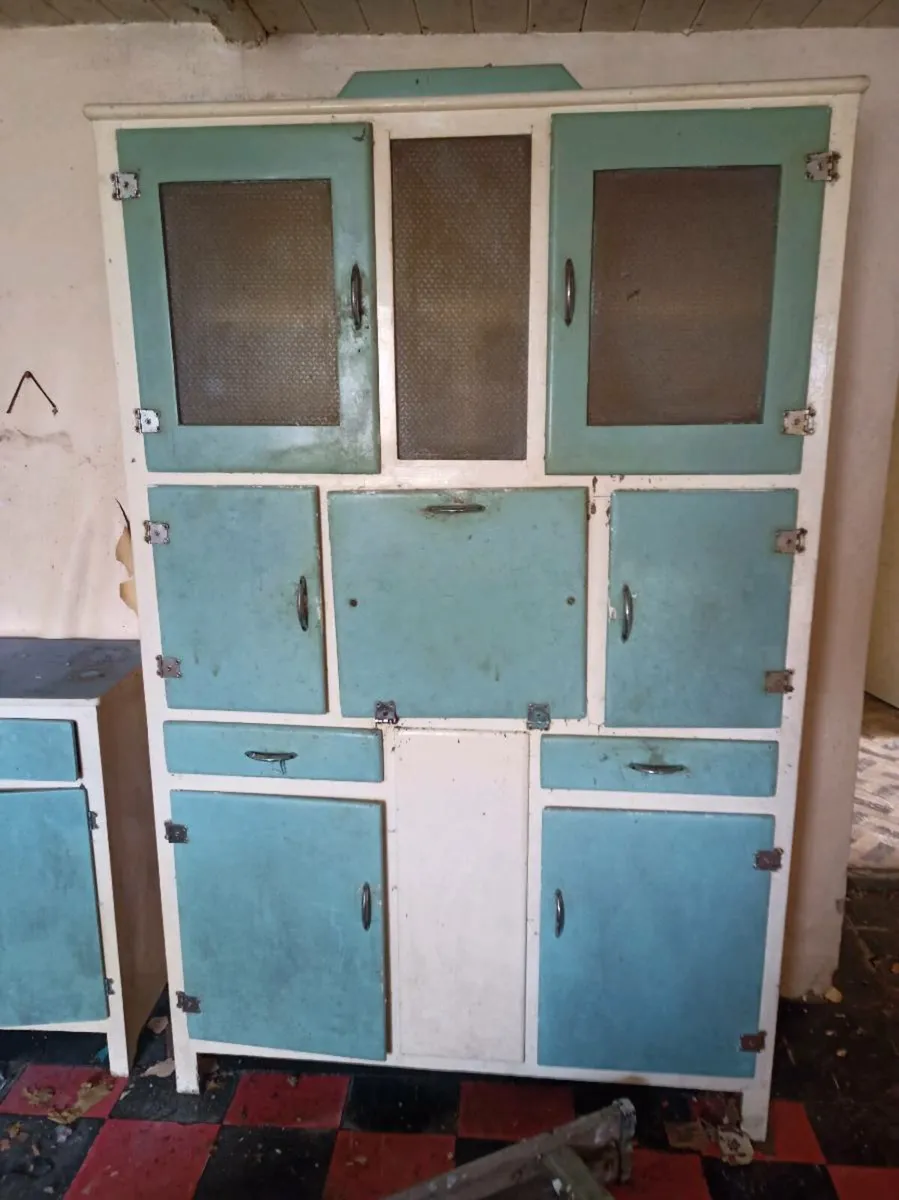 Antique kitchen units - Image 1