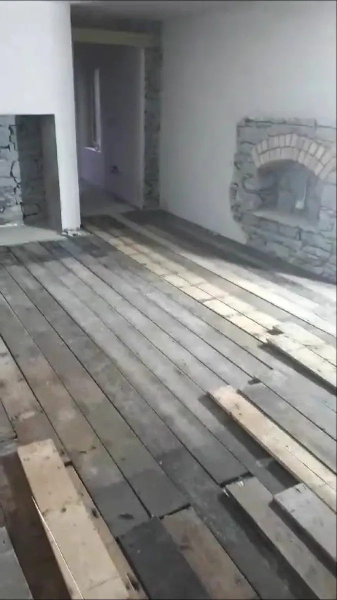 Reclaimed flooring - Image 1
