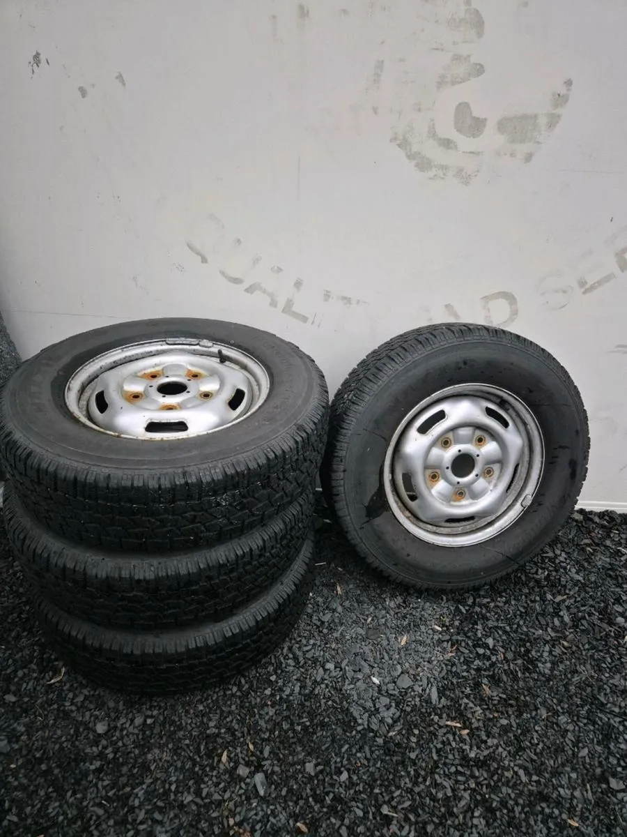 FORD Wheels and Tyres perfect - Image 2