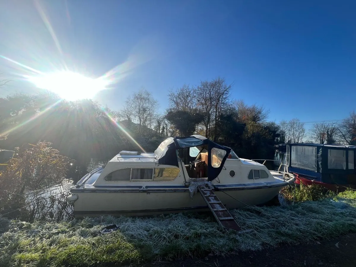 Elysian river cruiser