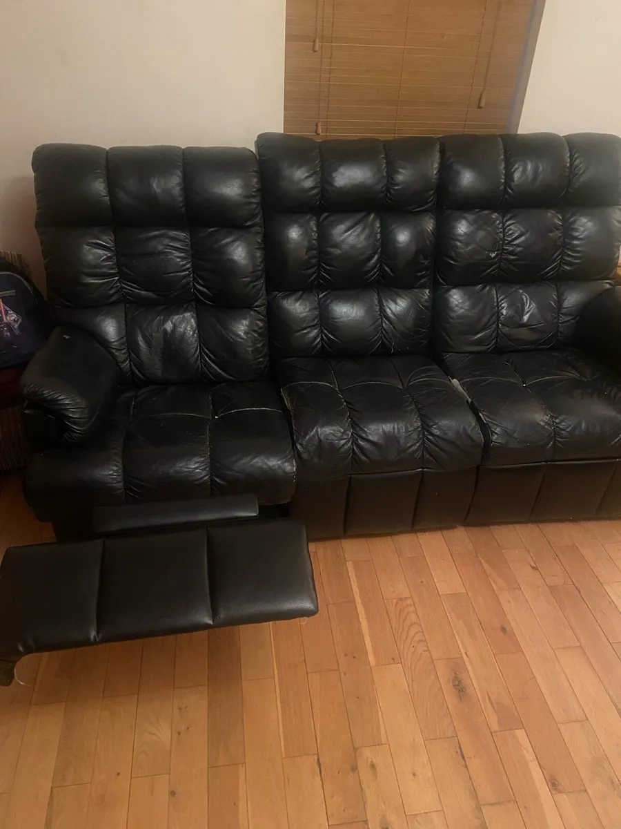 3 seater Leather couch recliner - Image 2