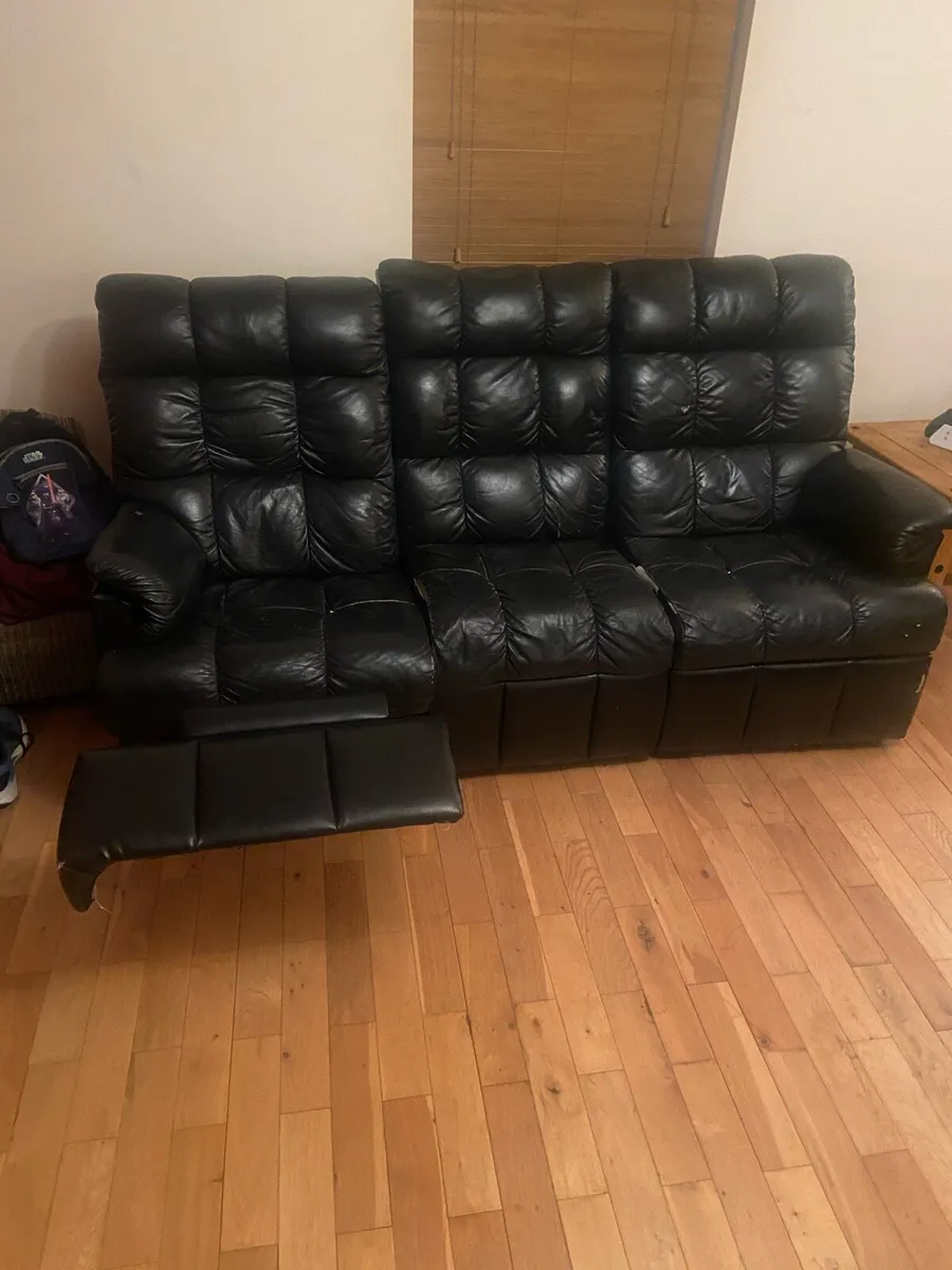 3 seater Leather couch recliner - Image 3