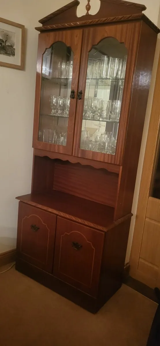Cabinet - Image 1