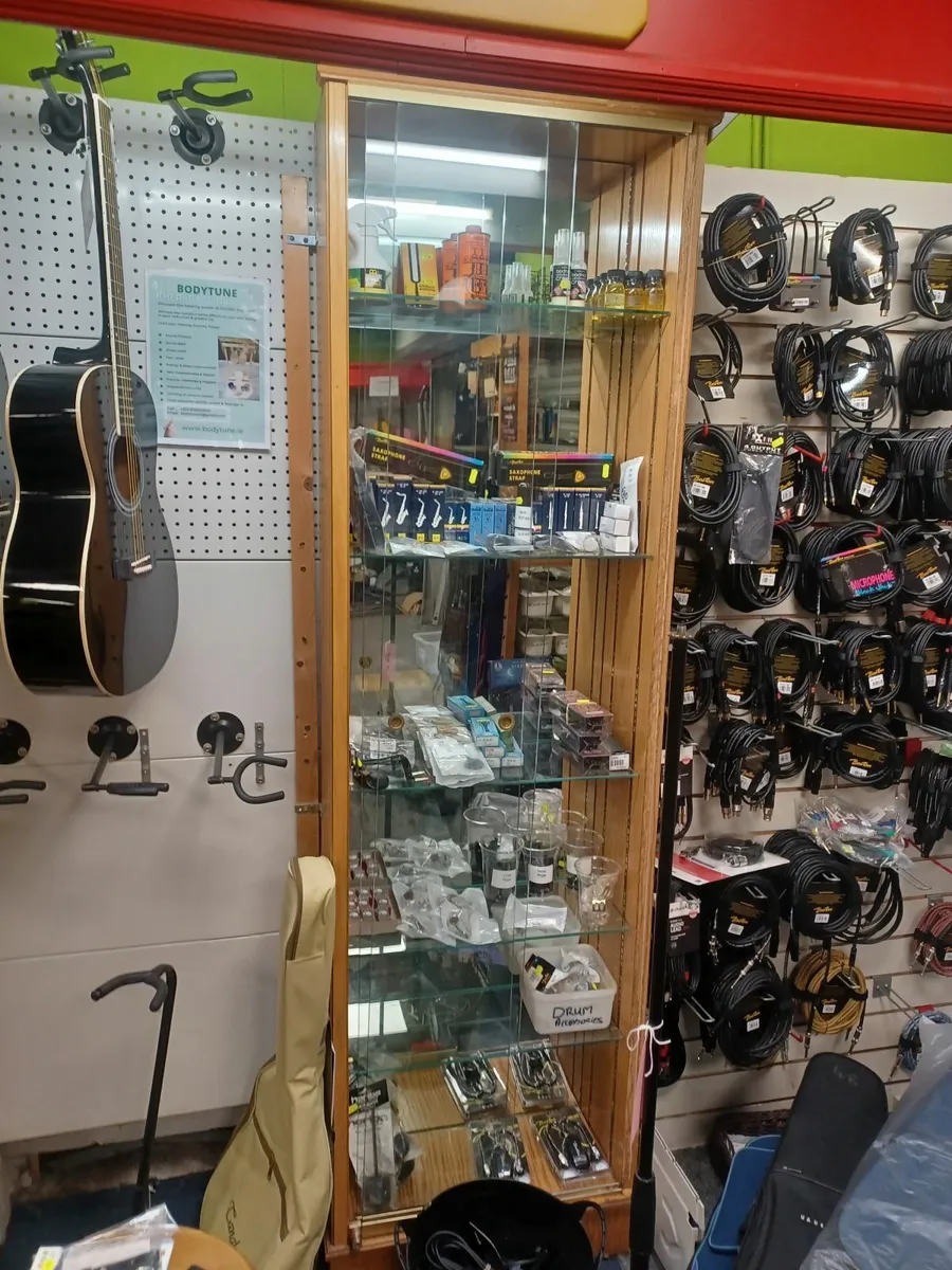 Display cabinets - Image 2