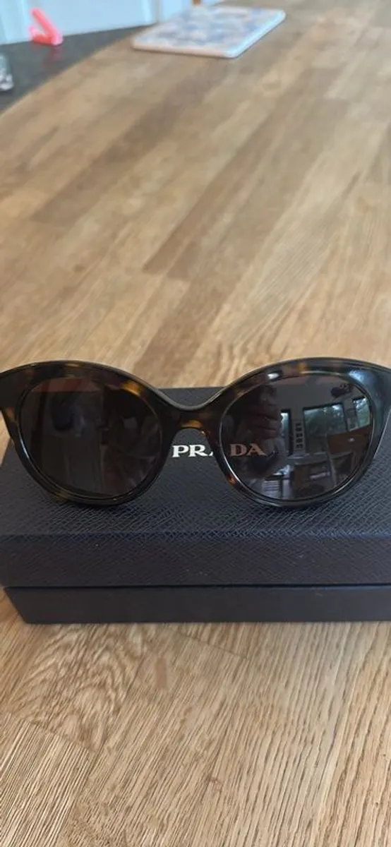 Prada ladies sunglasses - Image 2