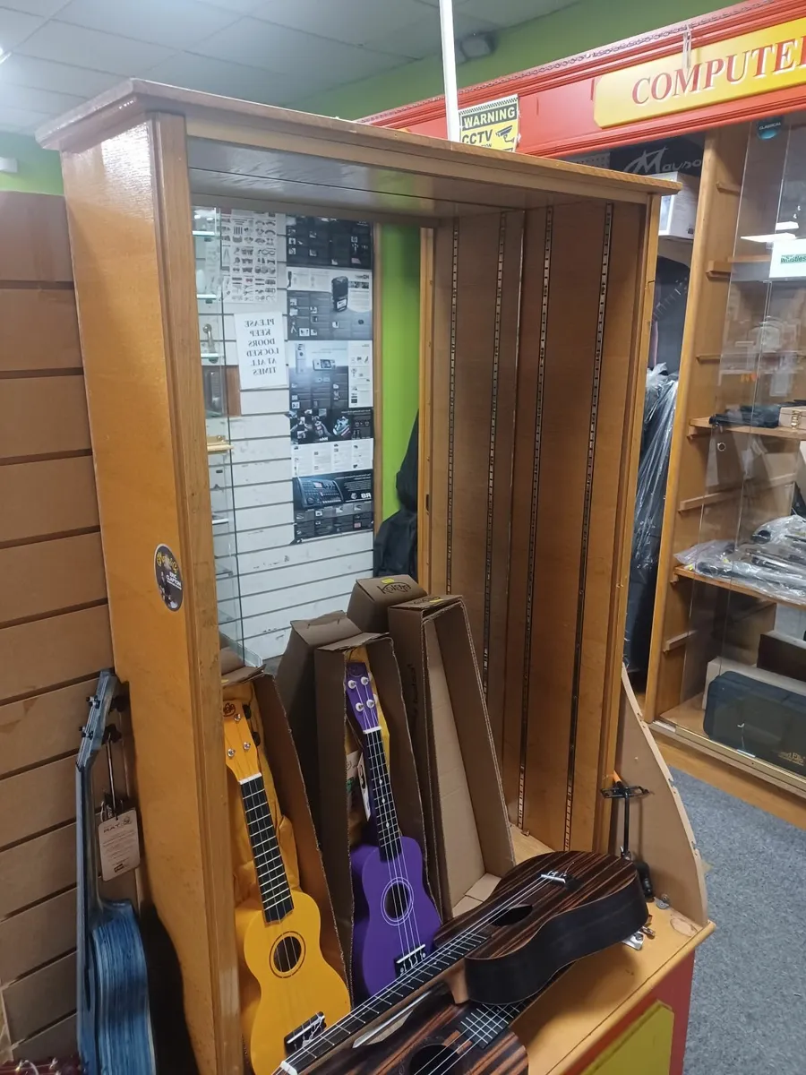 Display cabinets - Image 3