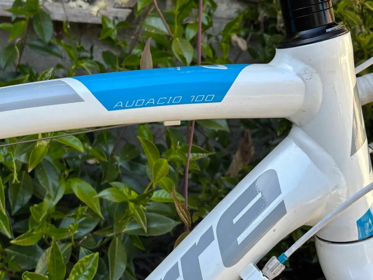 Ladies lapierre audacio  100 road bike size M - Image 4