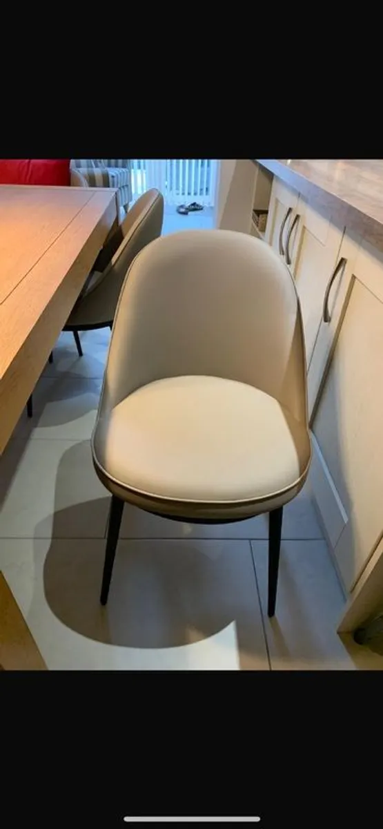 Table & 6 Chairs - Image 2