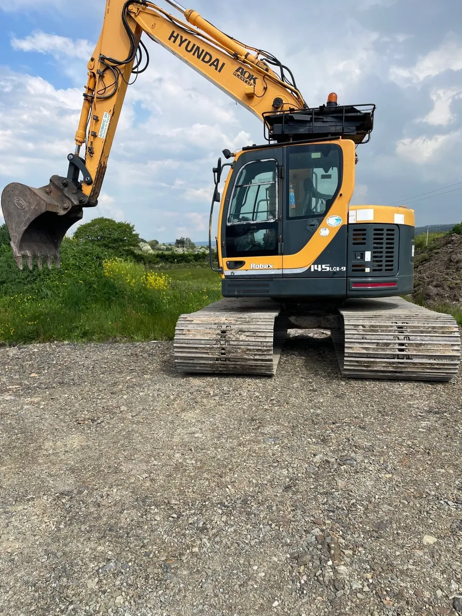 Hyundai excavator - Image 1