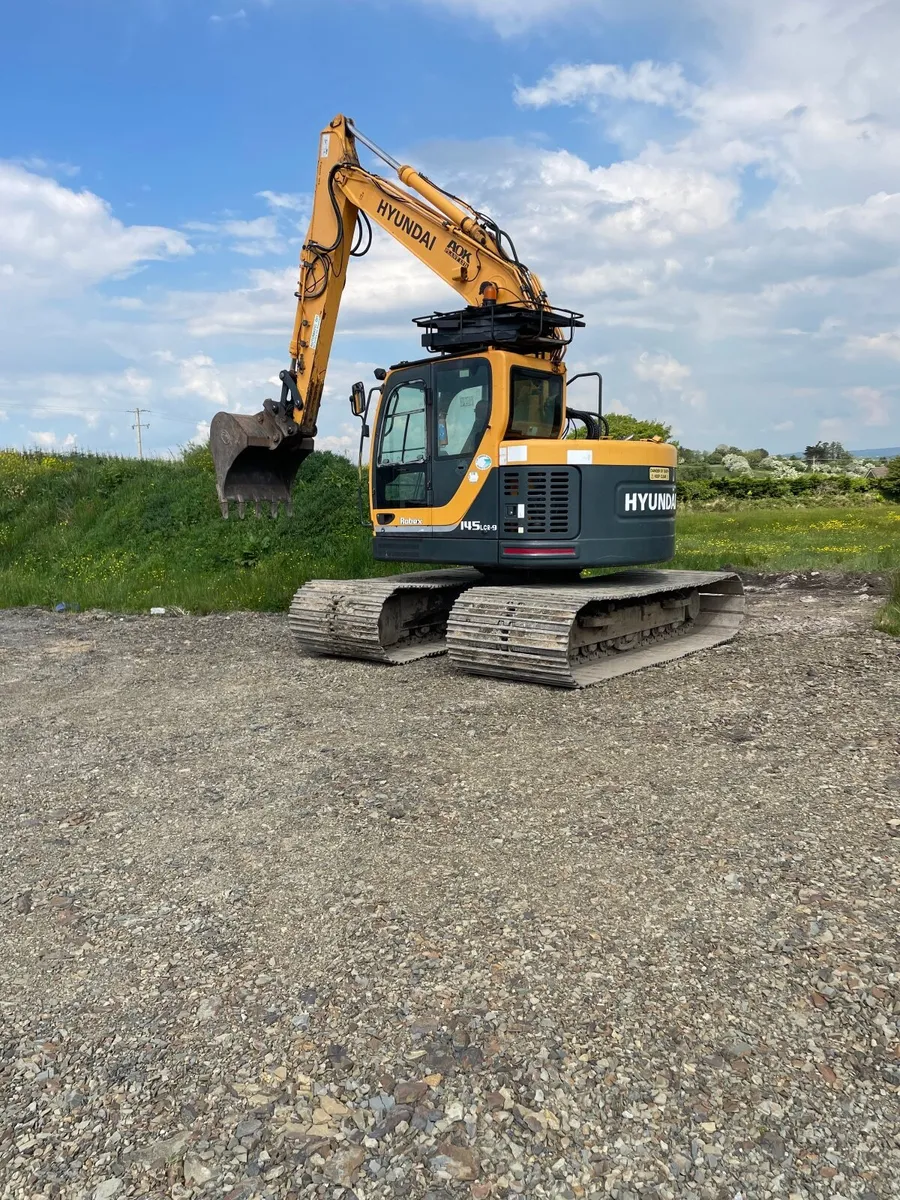 Hyundai excavator - Image 2