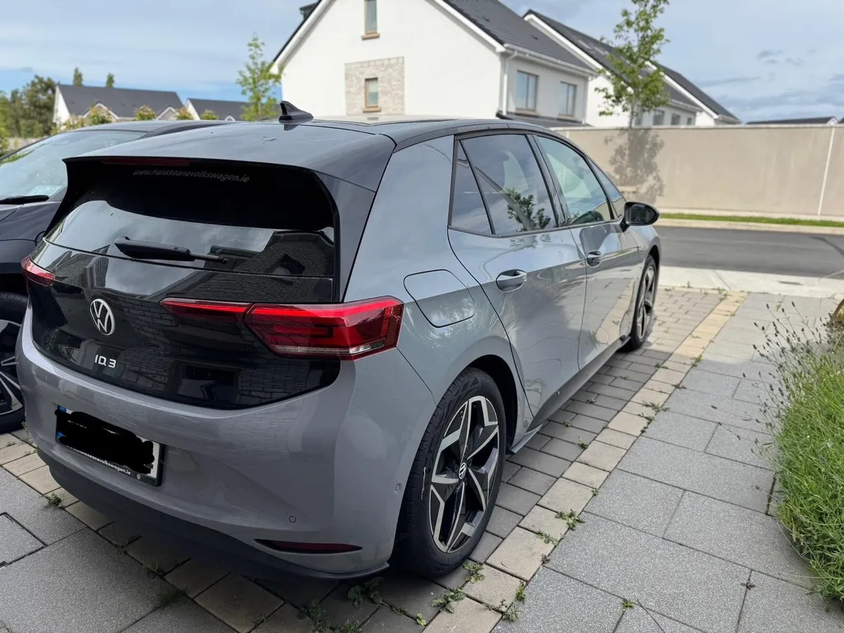 Volkswagen ID.3 Pro - Image 2