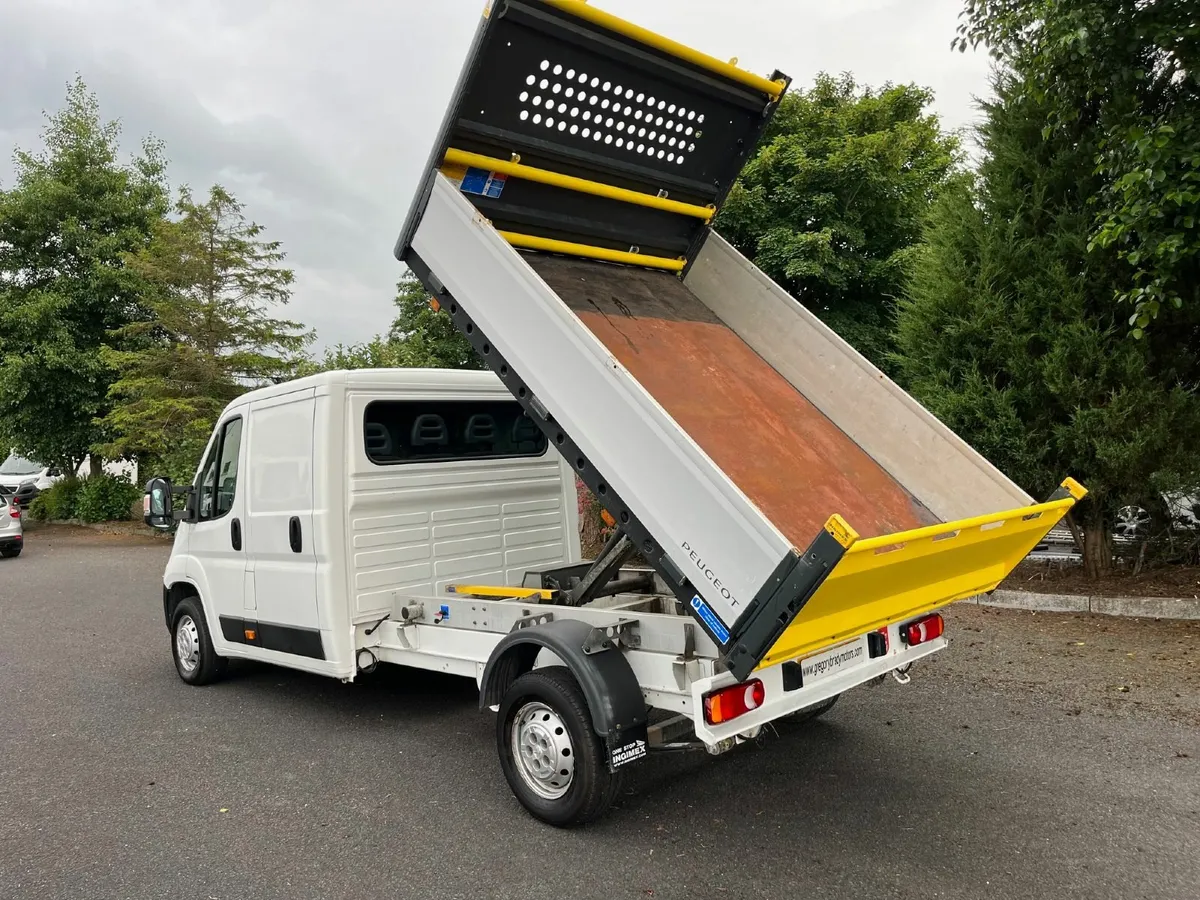 Peugeot Boxer 2019 TIPPER WITH STORAGE OR 7 SEATS - Image 4