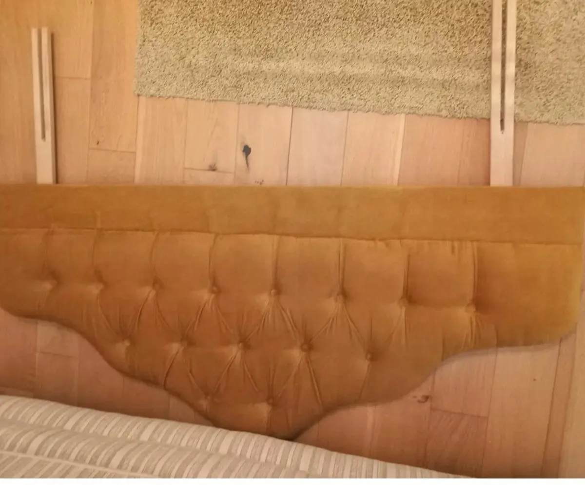 Bed headboard