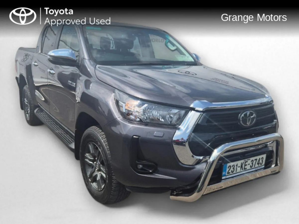 Toyota Hilux 2.8 SR5 DOUBLE CAB**V.A.T INVOICE** - Image 1