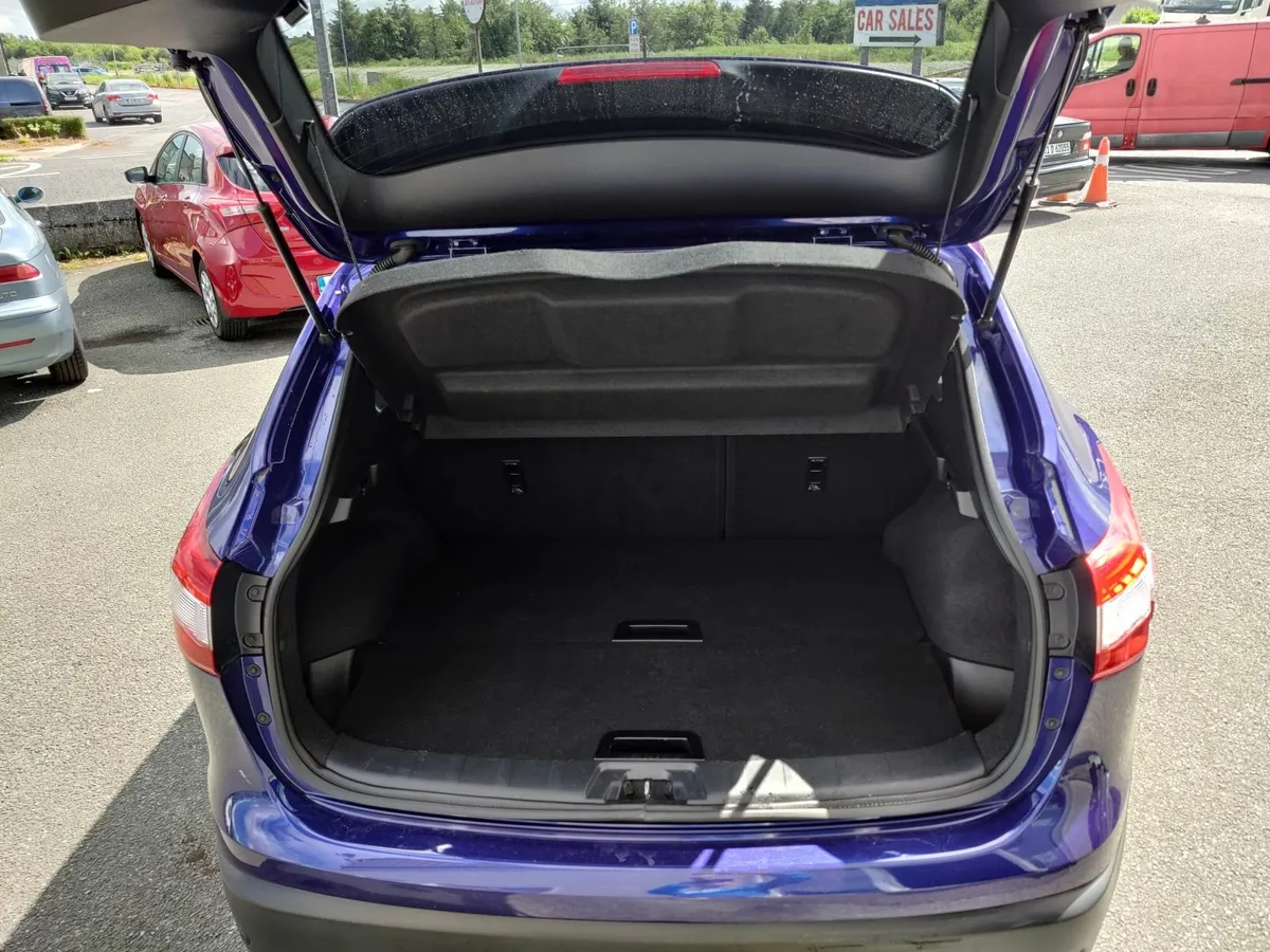 Nissan Qashqai 2014 1.6 Diesel Automatic Low Km - Image 2