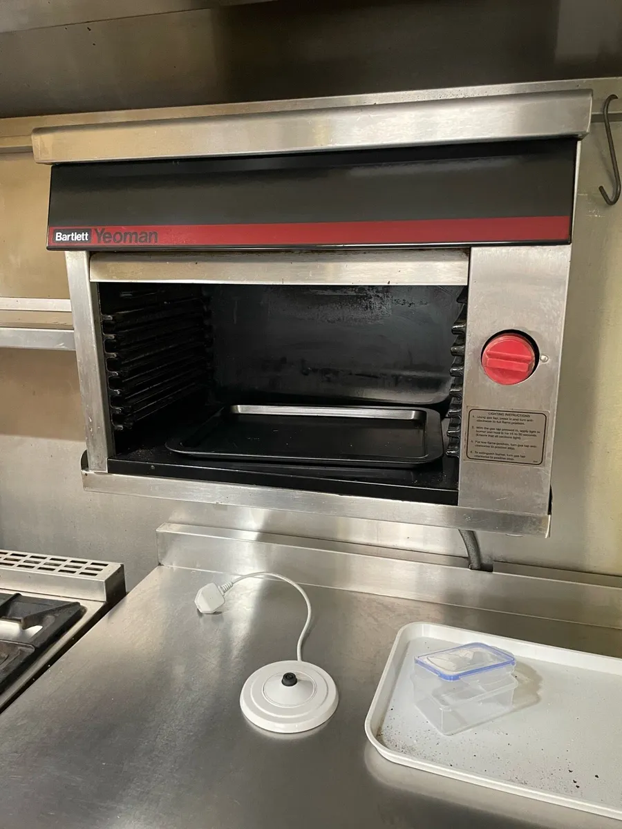 Bartlett yeoman gas salamander grill