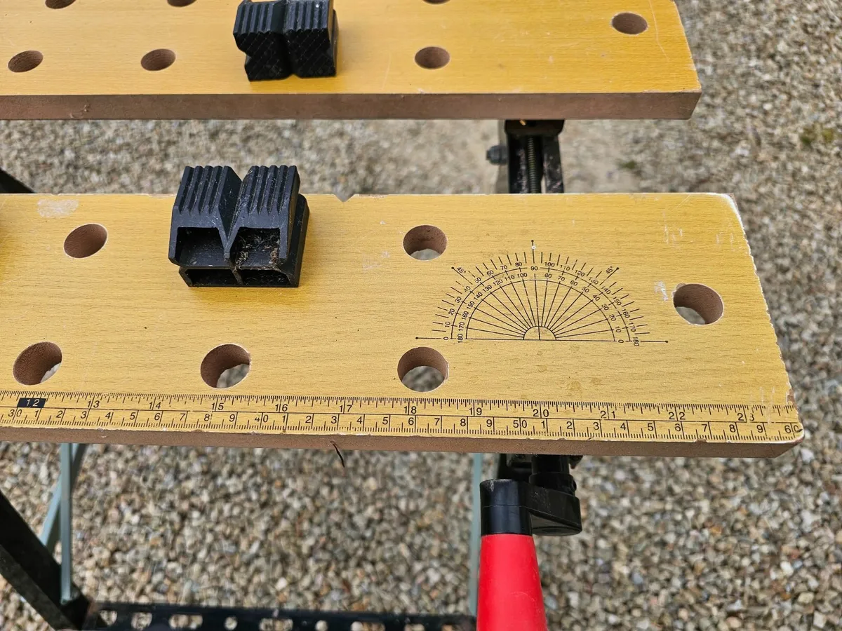 Folding Work bench B&D - Image 3