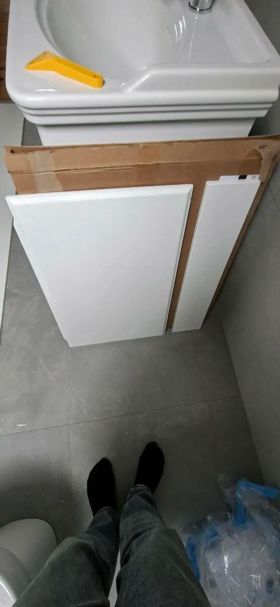End bath panel