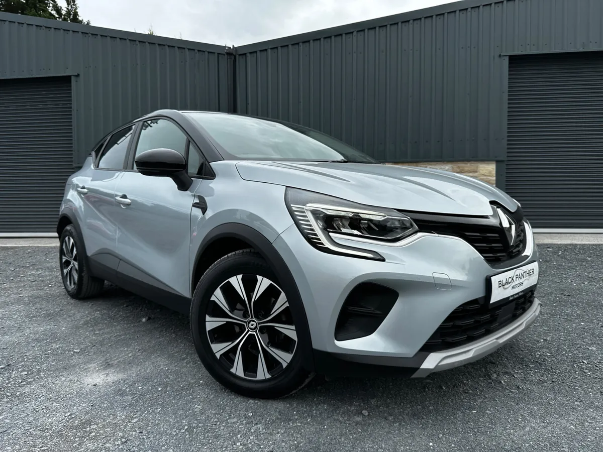 Renault Captur 231’ Evolution SPOTLESS/LOW MILEAGE - Image 1