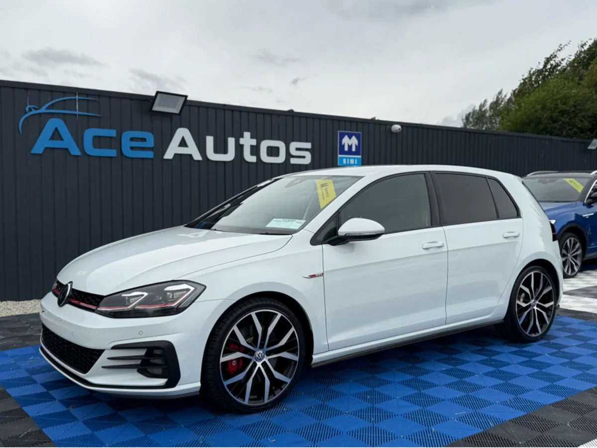 Volkswagen Golf GTI PERFORMACE - 2.0L PETROL - AUT - Image 3