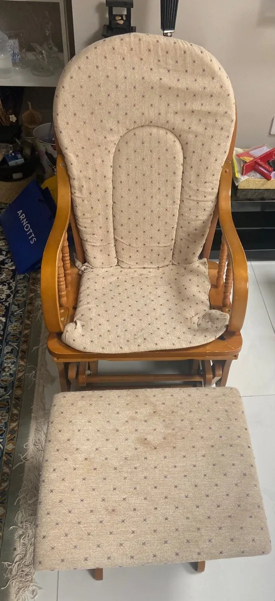Nursery rocking chair - Image 1