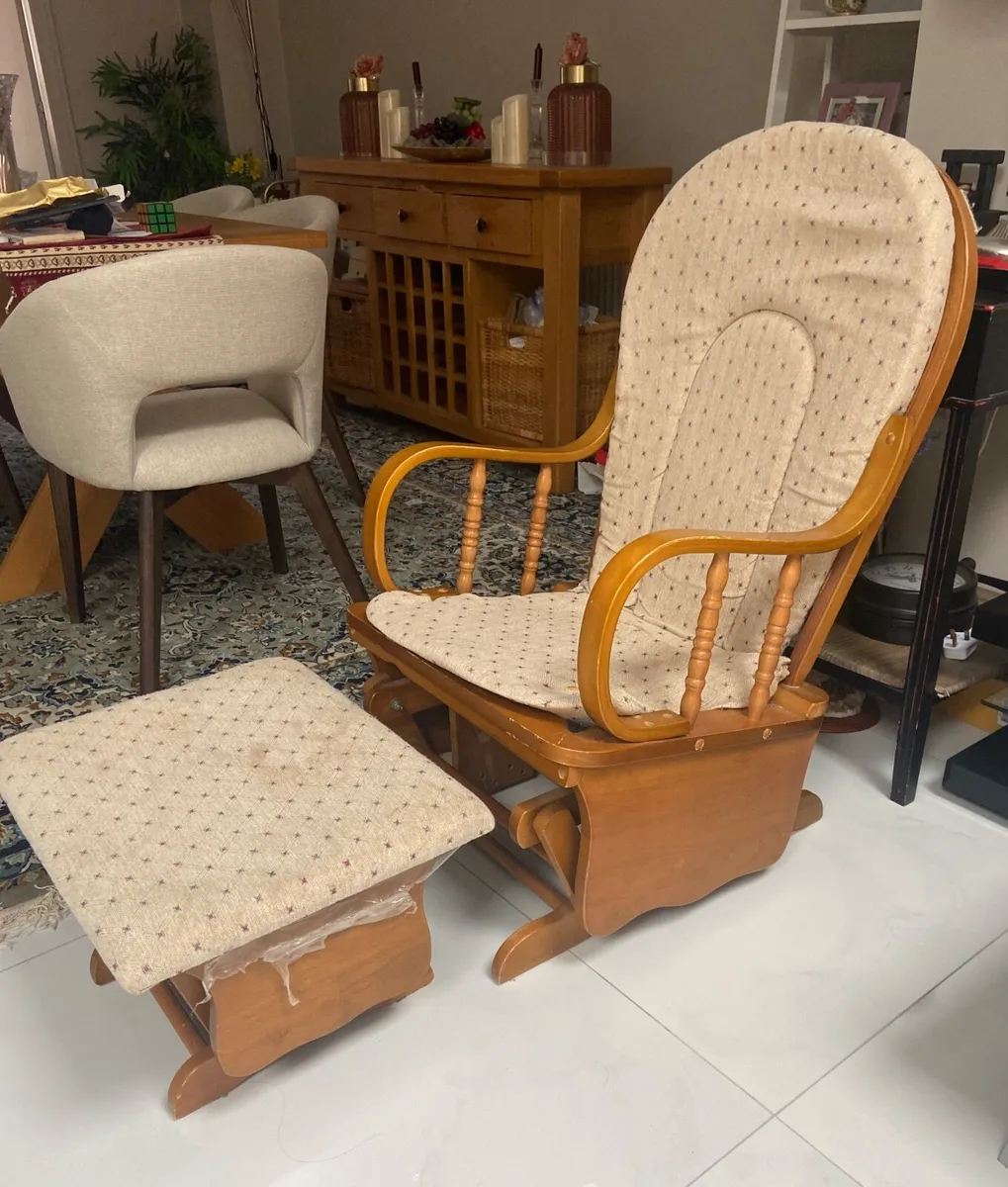 Nursery rocking chair - Image 2
