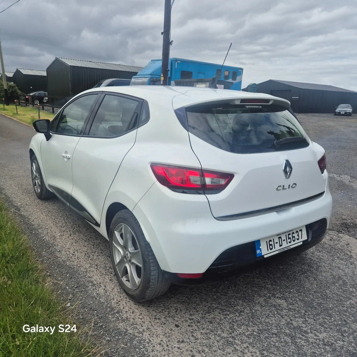 Renault Clio 2016 1.2 petrol - Image 2
