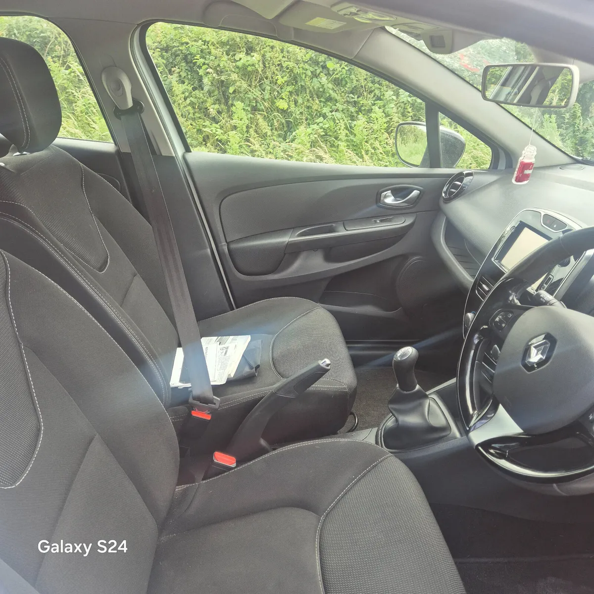 Renault Clio 2016 1.2 petrol - Image 4