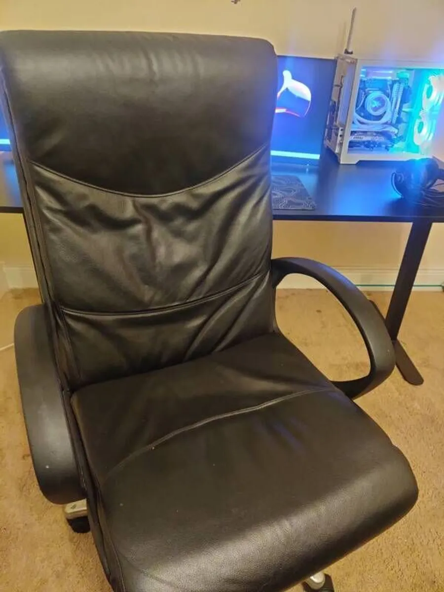 Gaming PC setup - Image 1