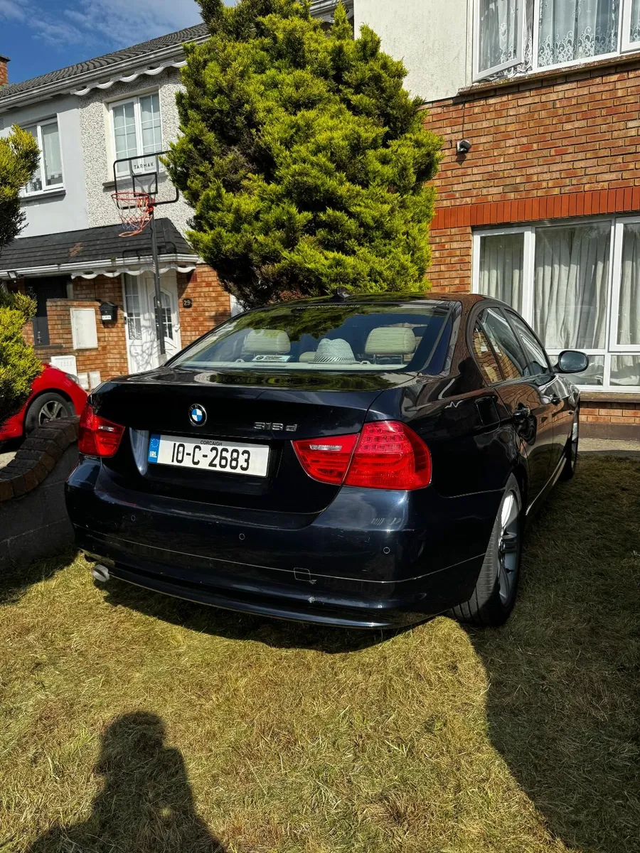 BMW 3-Series 2010 - Image 4