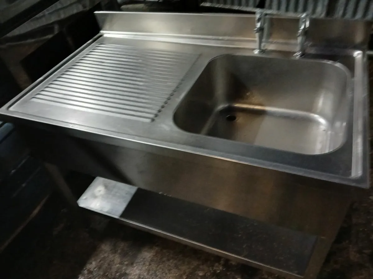Stainless steel..cabbinet commercial sink .. - Image 1