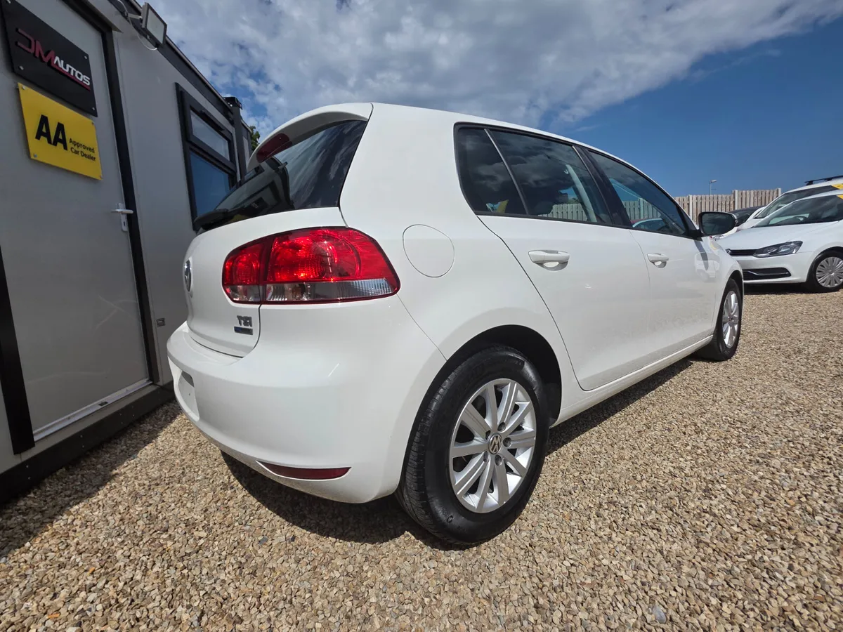 Volkswagen Golf Automatic - Image 3
