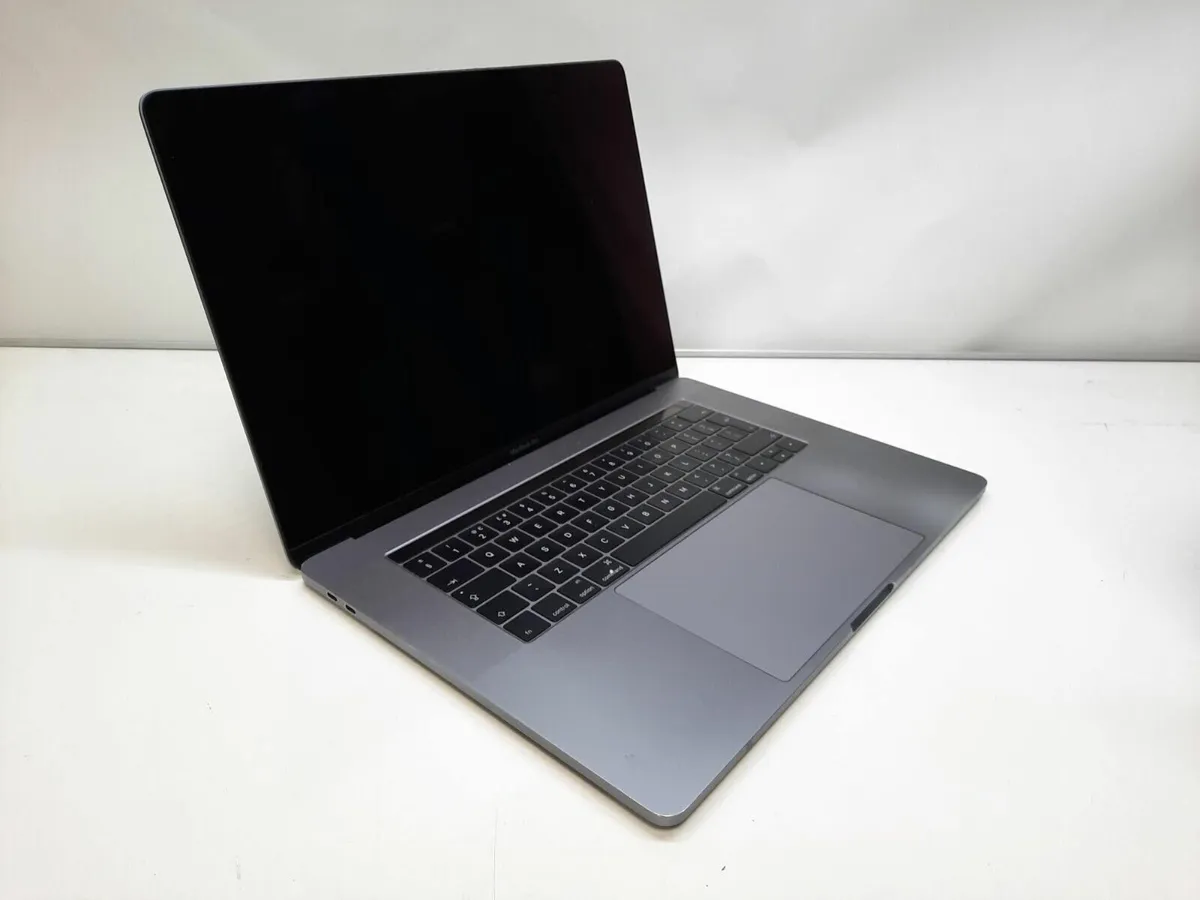 Apple 15" Macbook Pro 2016 i7 16GB RAM 2TB SSD - Image 2