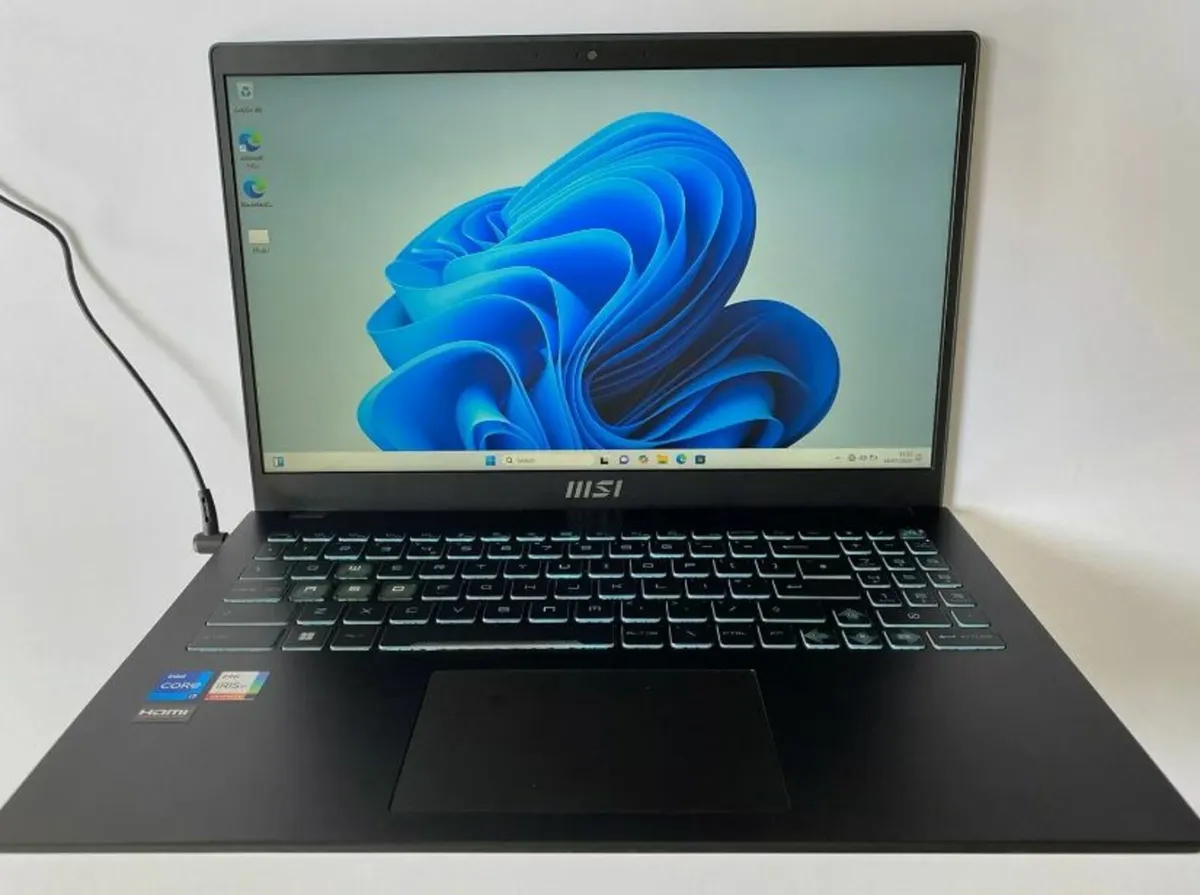 Msi Modern 15" Win 11 i7 12 Gen 10 Core 8GB 512GB - Image 1