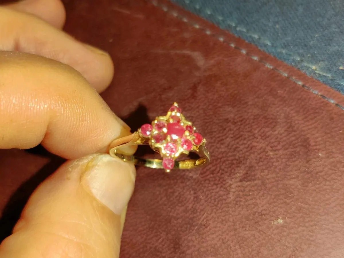 RARE RUBY BYSTANTINE , 9CT Gold Vintage Dress Ring - Image 2