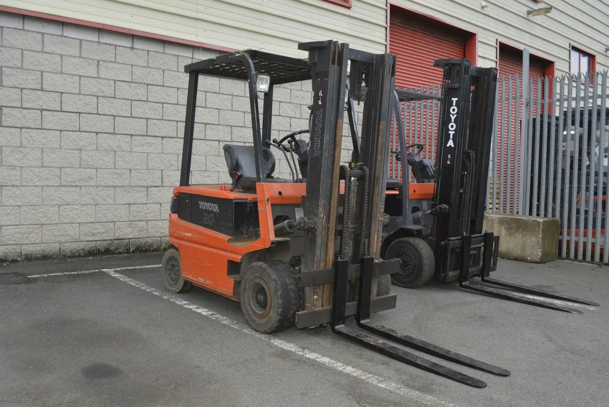 Toyota forklift FBM20 72v electric - Image 1