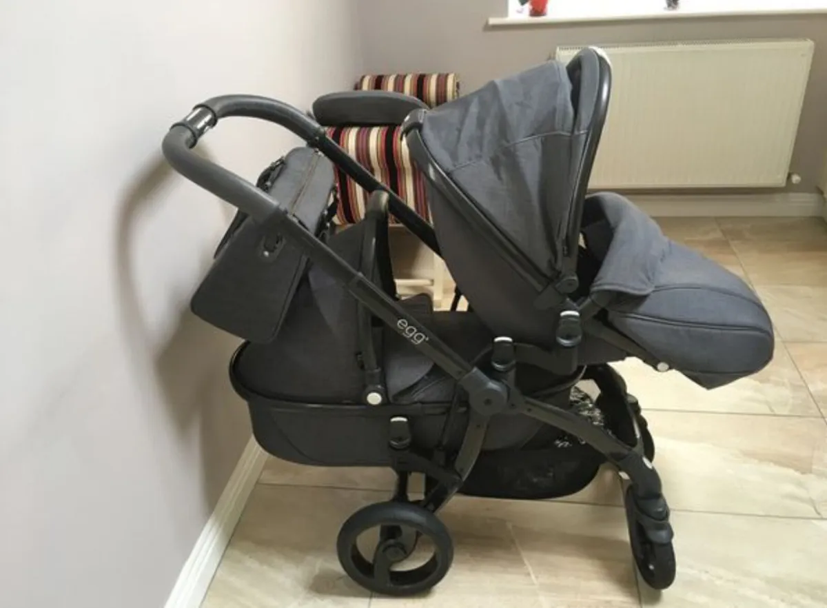 Egg Buggy - Car Cot, Two seats and multiple extras - Image 2