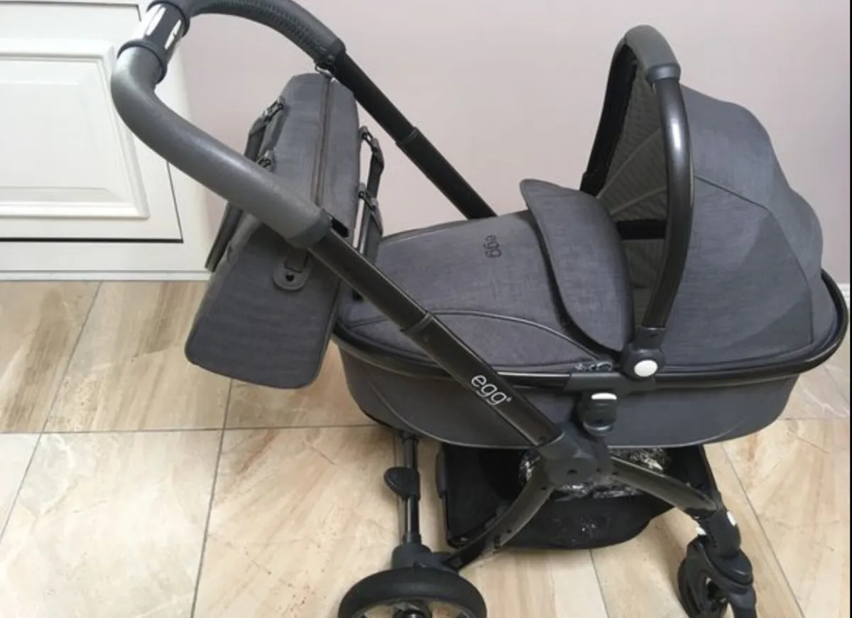 Egg Buggy - Car Cot, Two seats and multiple extras - Image 3