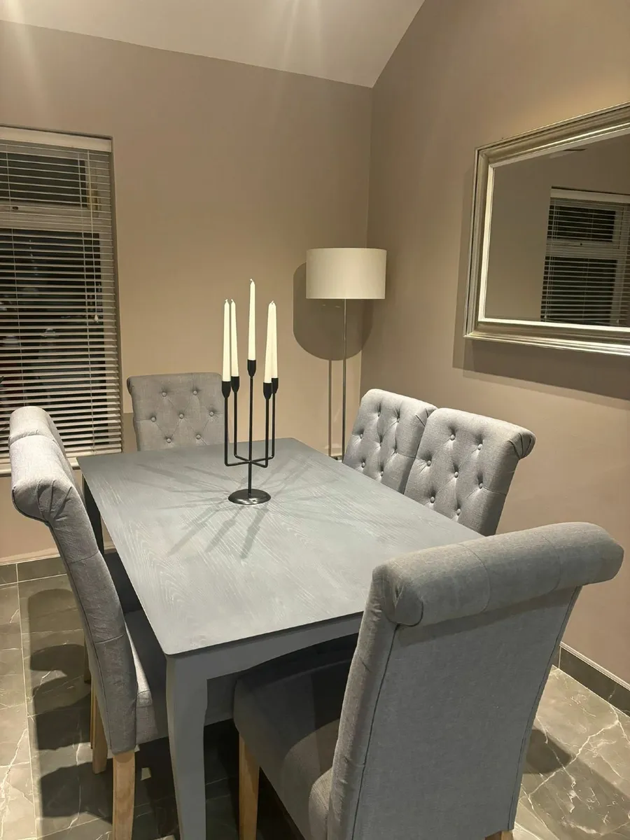 Dining table and chairs - Image 3