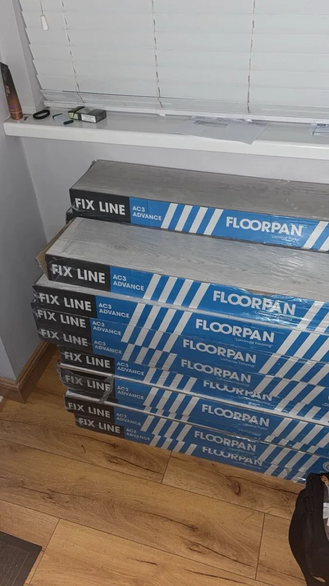 Laminate flooring - Image 1