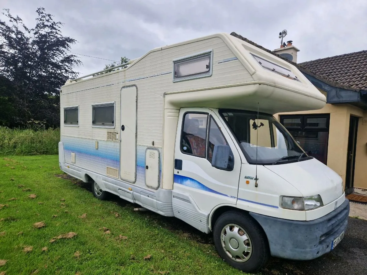 Camper van - Image 4